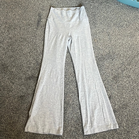 Aritzia Pants & Jumpsuits Aritzia Tna Short Yoga Pants Poshmark